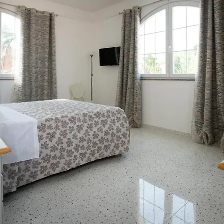 Resort Atlantis 2*