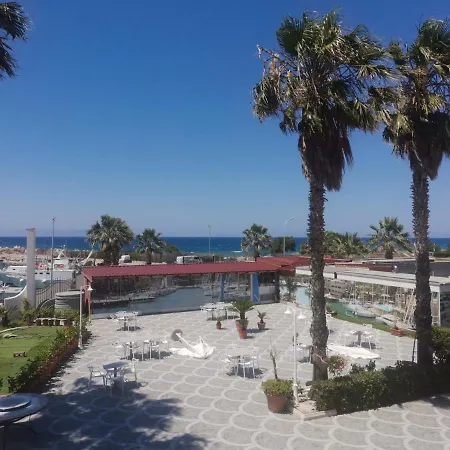 Atlantis Θέρετρο 2*